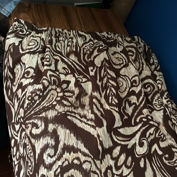 Women’s Brown, White & Tan Paisley Print Elastic Waist Skirt Sheer Solid Hem 20W - Picture 16 of 16